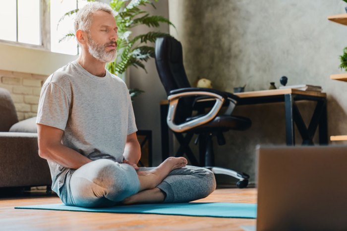 8 Meditation Techniques for Self-Improvement